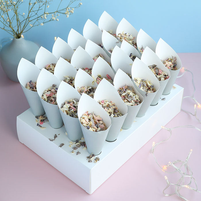 24 Grey Confetti Cones With Stand