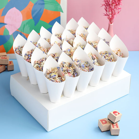 24 White Confetti Cones With Stand