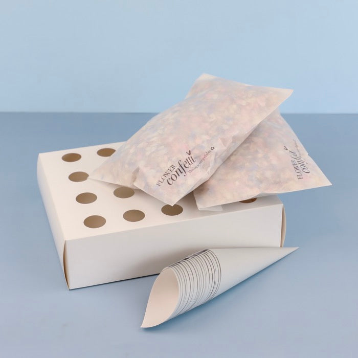 20 Grey Confetti Cones With Stand