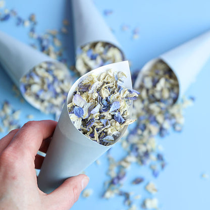 10 Blue Confetti Cones and Confetti