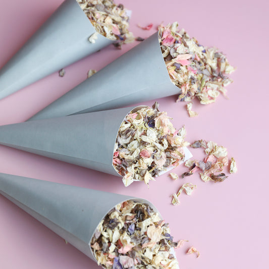 10 Grey Confetti Cones and Confetti